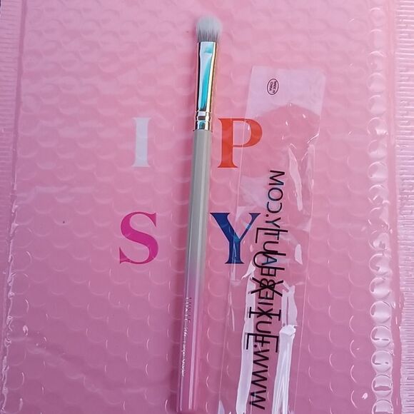 2for$12:Make up brush - Picture 1 of 3